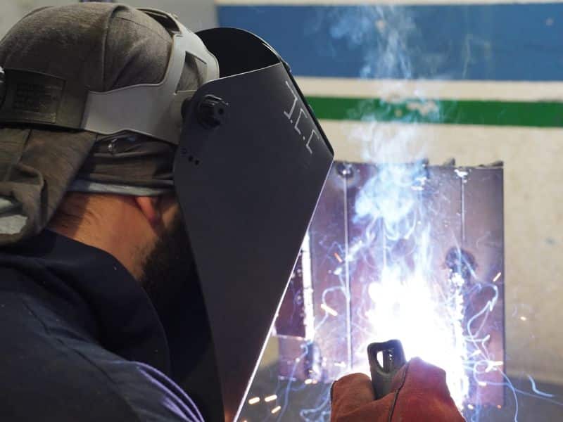 cuanto gana un soldador en españa